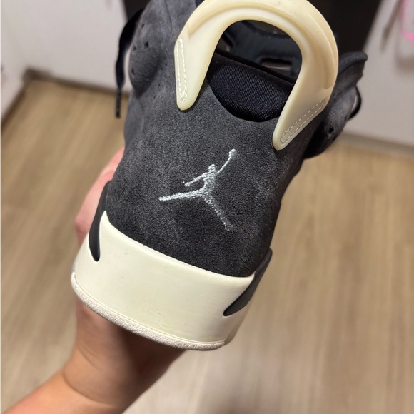 Jordan retro 6 black and grey - Picture 3 of 9